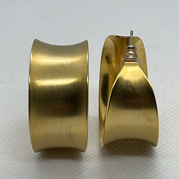 Thick Gold Tone Hoop Earrings Post Back - Picture 10 of 10